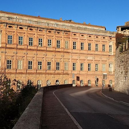 Appartamento Dietro Le Quinte Nel Cuore Di เปรูจา ภายนอก รูปภาพ
