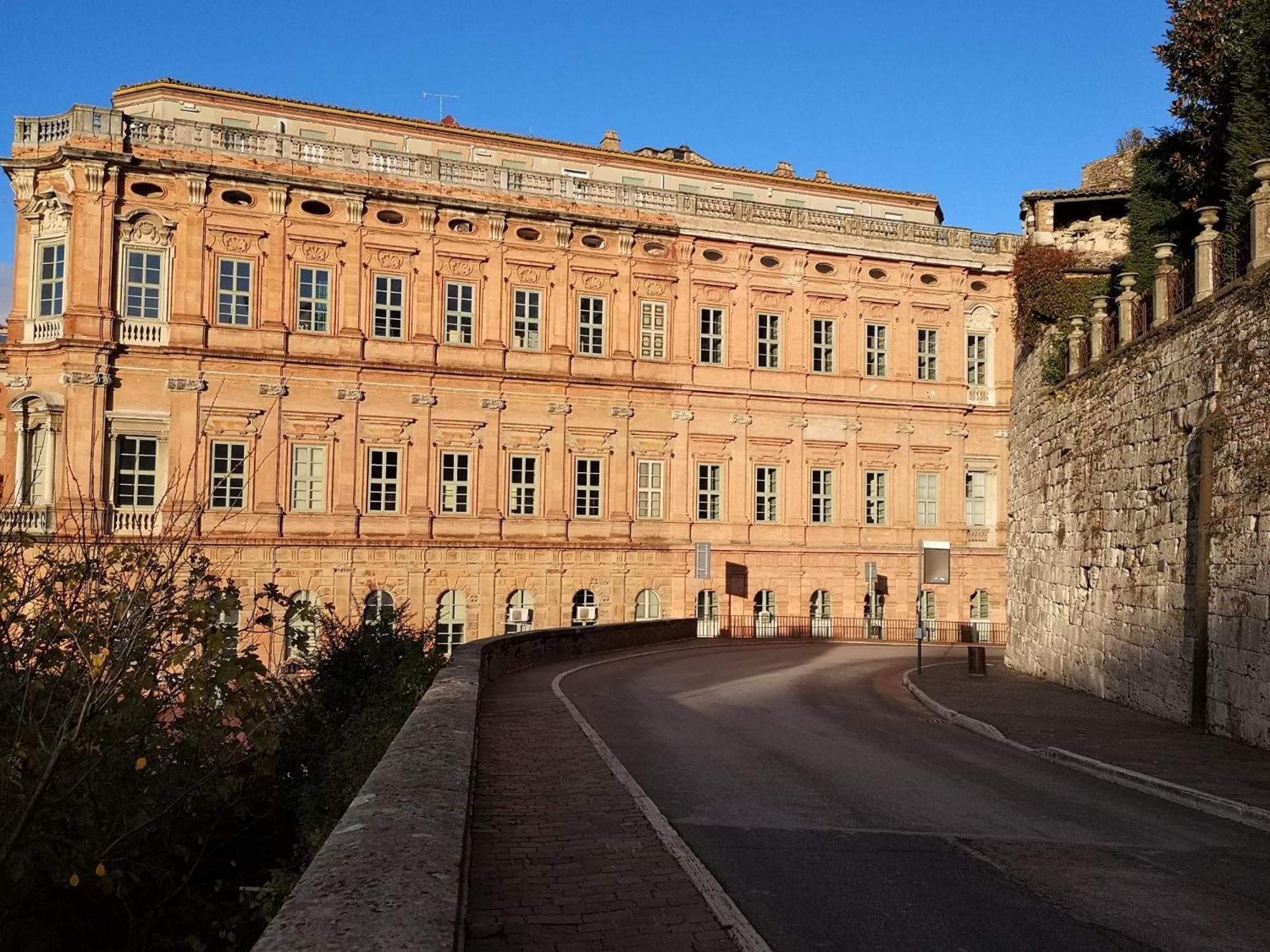Appartamento Dietro Le Quinte Nel Cuore Di เปรูจา ภายนอก รูปภาพ
